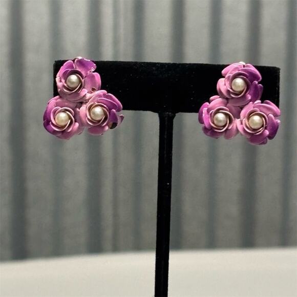 Coro Jewelry - Coro Vintage Pink & Purple Rose Clip-On Earrings with Pearl‎ Centers
